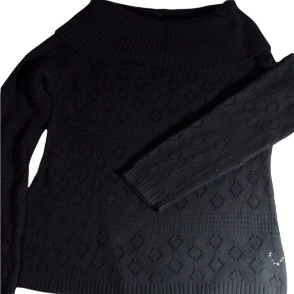 croft & barrow Sweaters - Croft & Barrow black Long sleeve, cowl neck sweater. XL